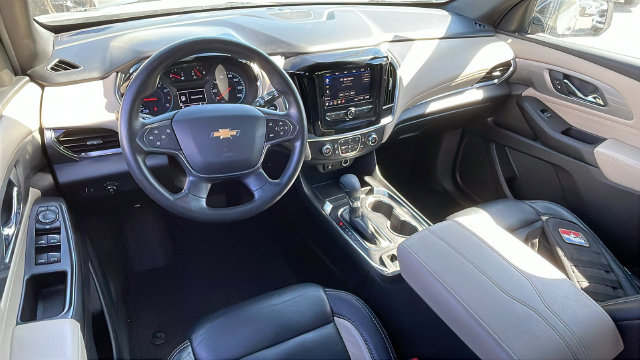 Used 2023 Chevrolet Traverse LS FWD image 14