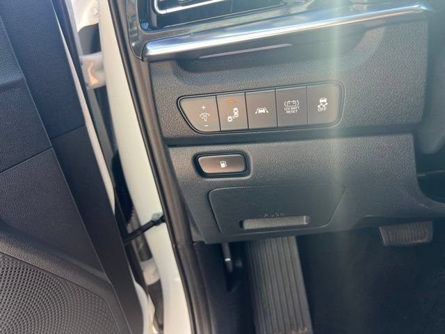 Used 2022 Kia Niro Touring Special Edition FWD image 9
