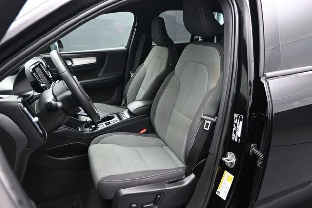 Used 2023 Volvo XC40 B5 Core w/ Convenience Package AWD/4WD image 5