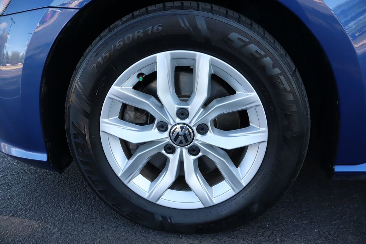 Used 2017 Volkswagen Passat 1.8T S FWD image 41