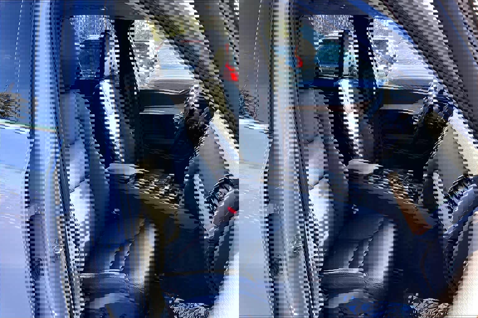 Certified 2024 Volvo XC90 B6 Plus image 8