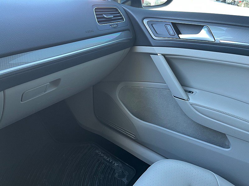 Used 2017 Volkswagen Golf Alltrack S image 23