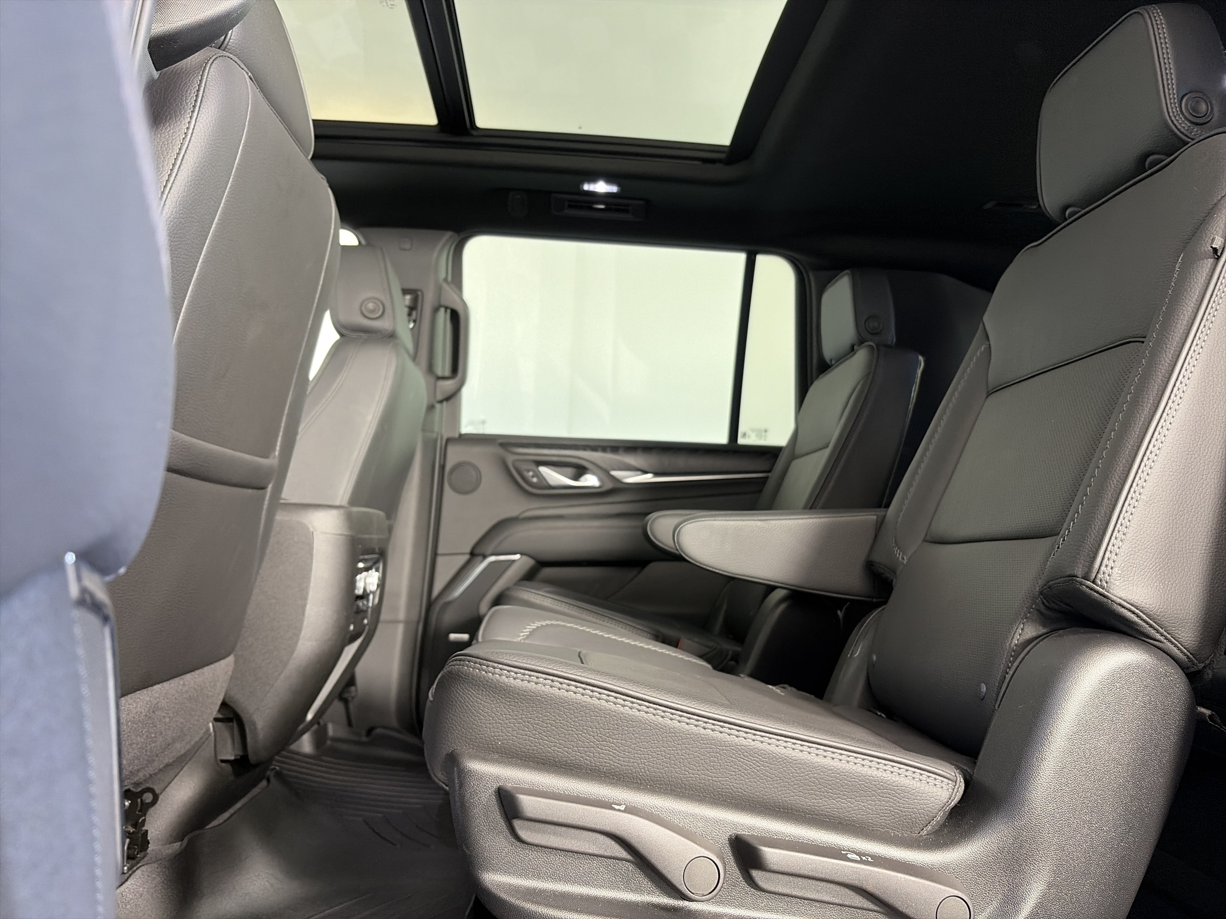 Certified 2024 GMC Yukon XL Denali w/ Max Trailering Package AWD/4WD image 7