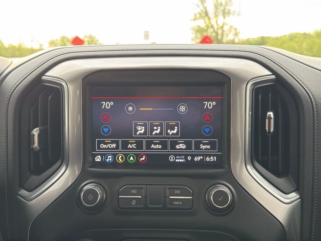 Used 2021 Chevrolet Silverado 1500 LTZ w/ LTZ Premium Package AWD/4WD image 27