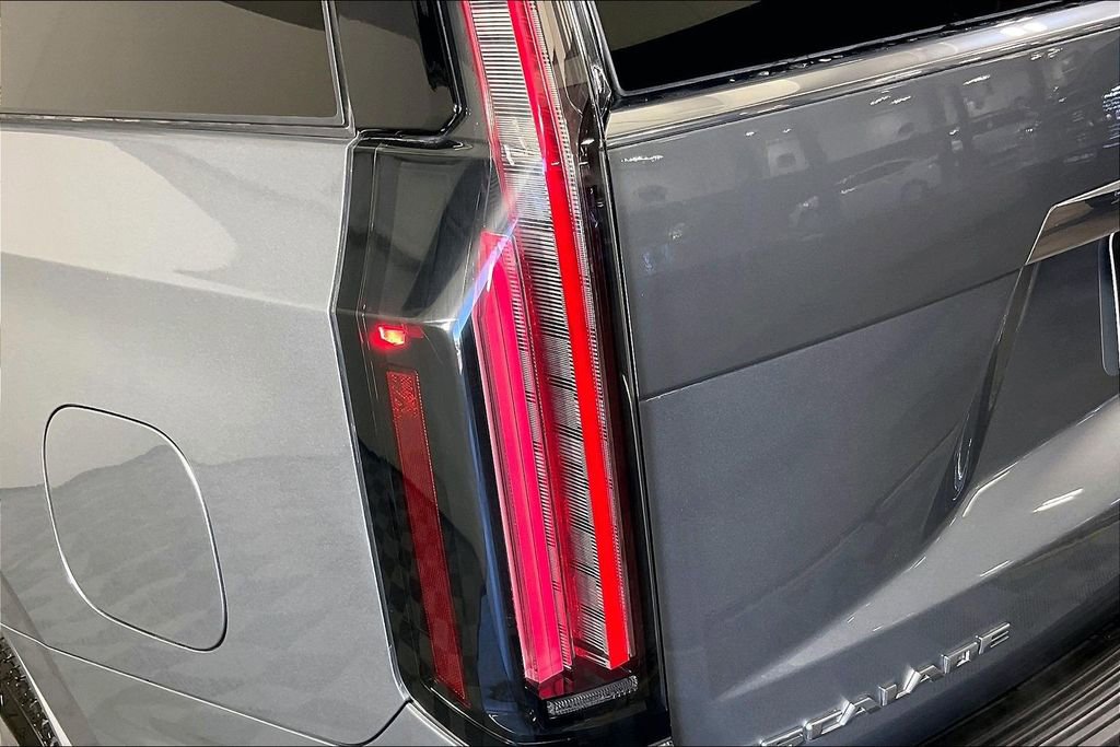 Used 2025 Cadillac Escalade Premium Luxury image 43