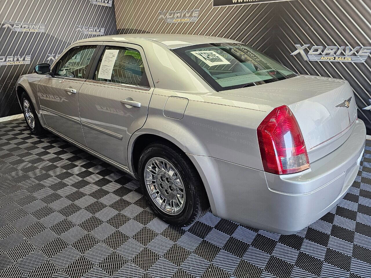Used 2007 Chrysler 300 image 10