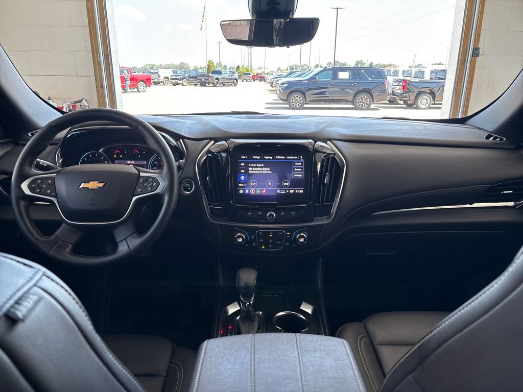 Used 2023 Chevrolet Traverse LT w/ LT Premium Package AWD/4WD image 17