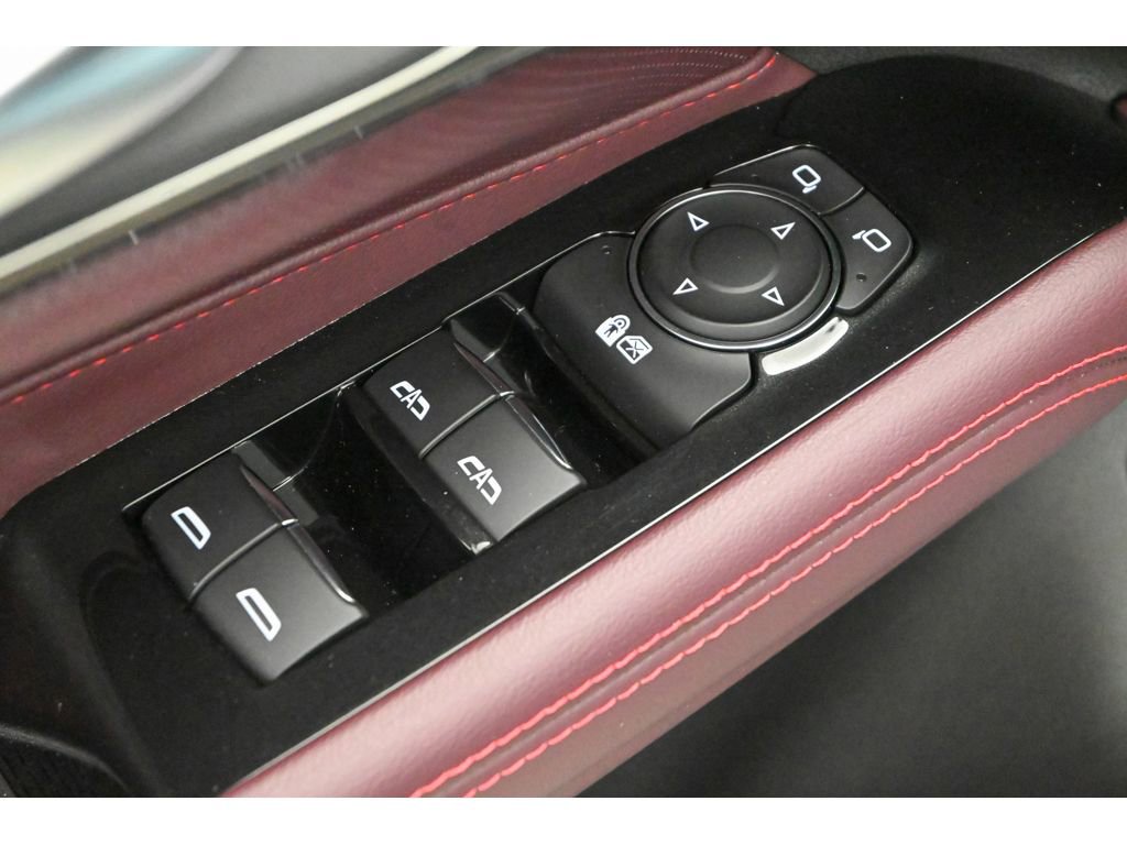 Certified 2023 Cadillac CT4 V w/ LPO, ONYX Package image 31