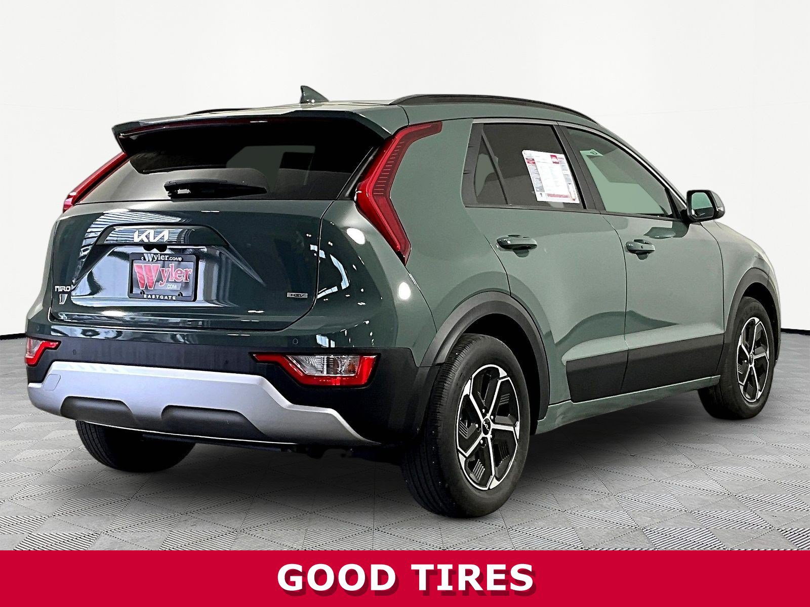 Used 2023 Kia Niro EX FWD image 6