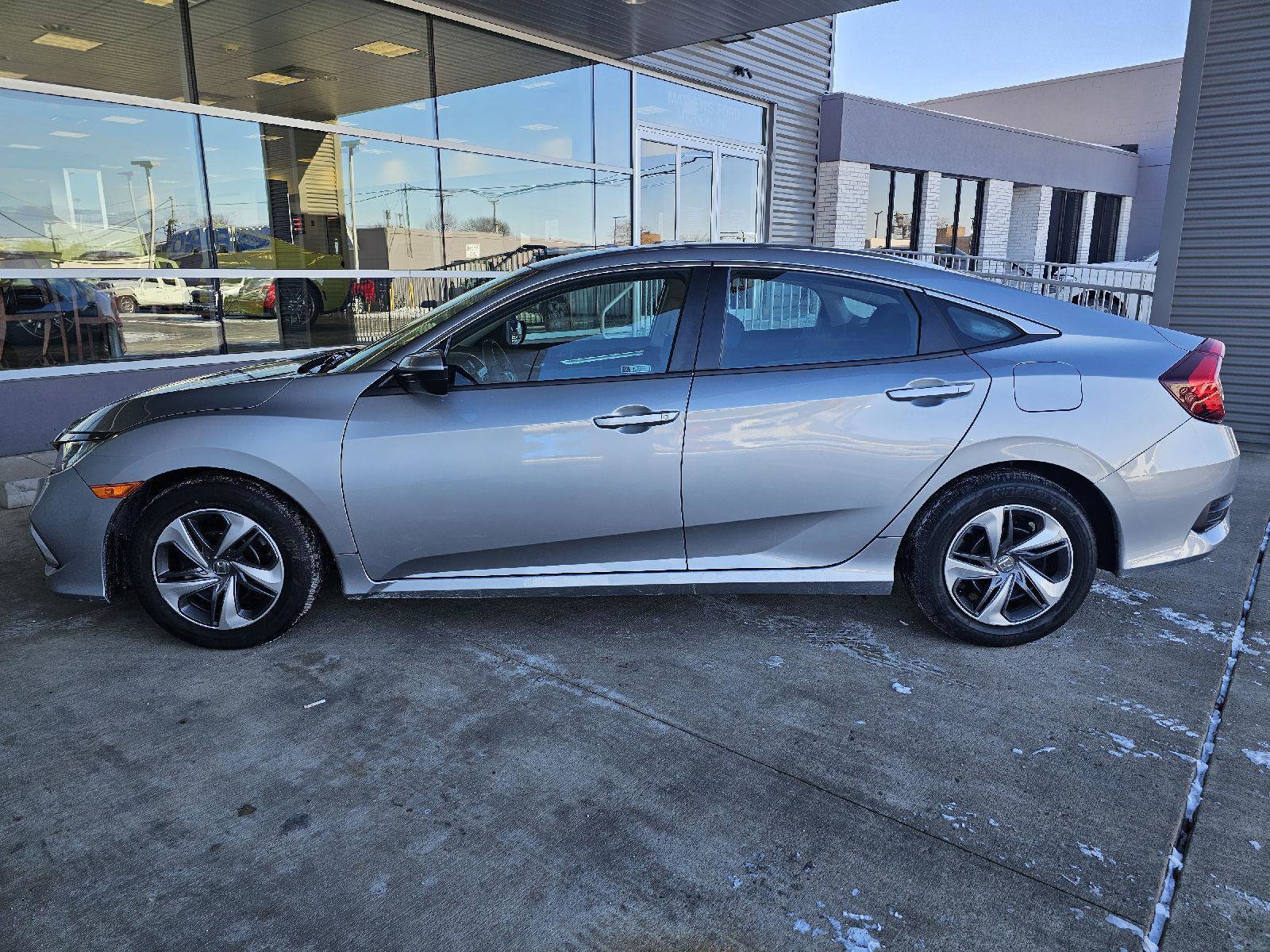 Used 2020 Honda Civic LX image 2