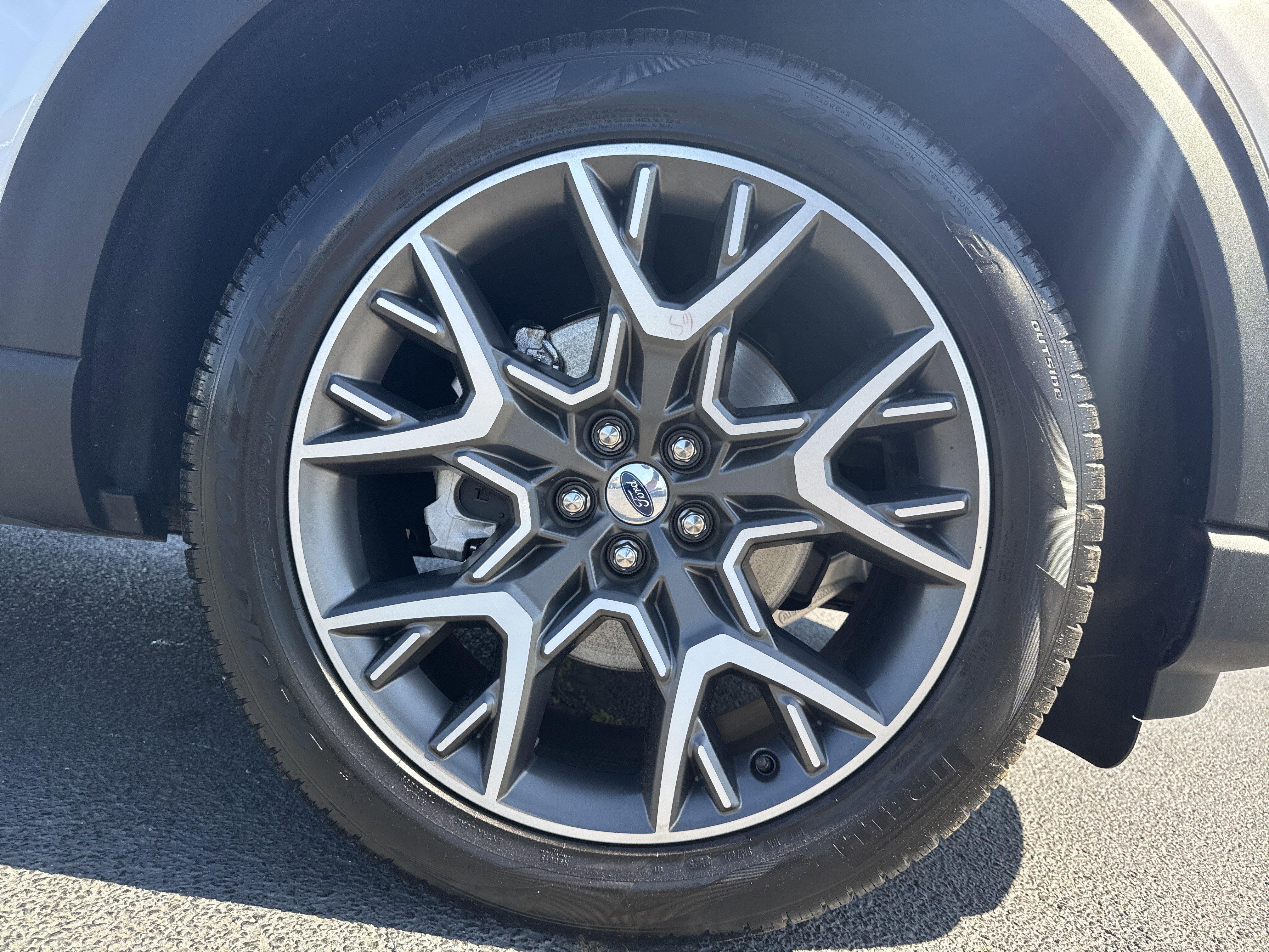 Used 2025 Ford Explorer Platinum w/ Ultimate Package image 15