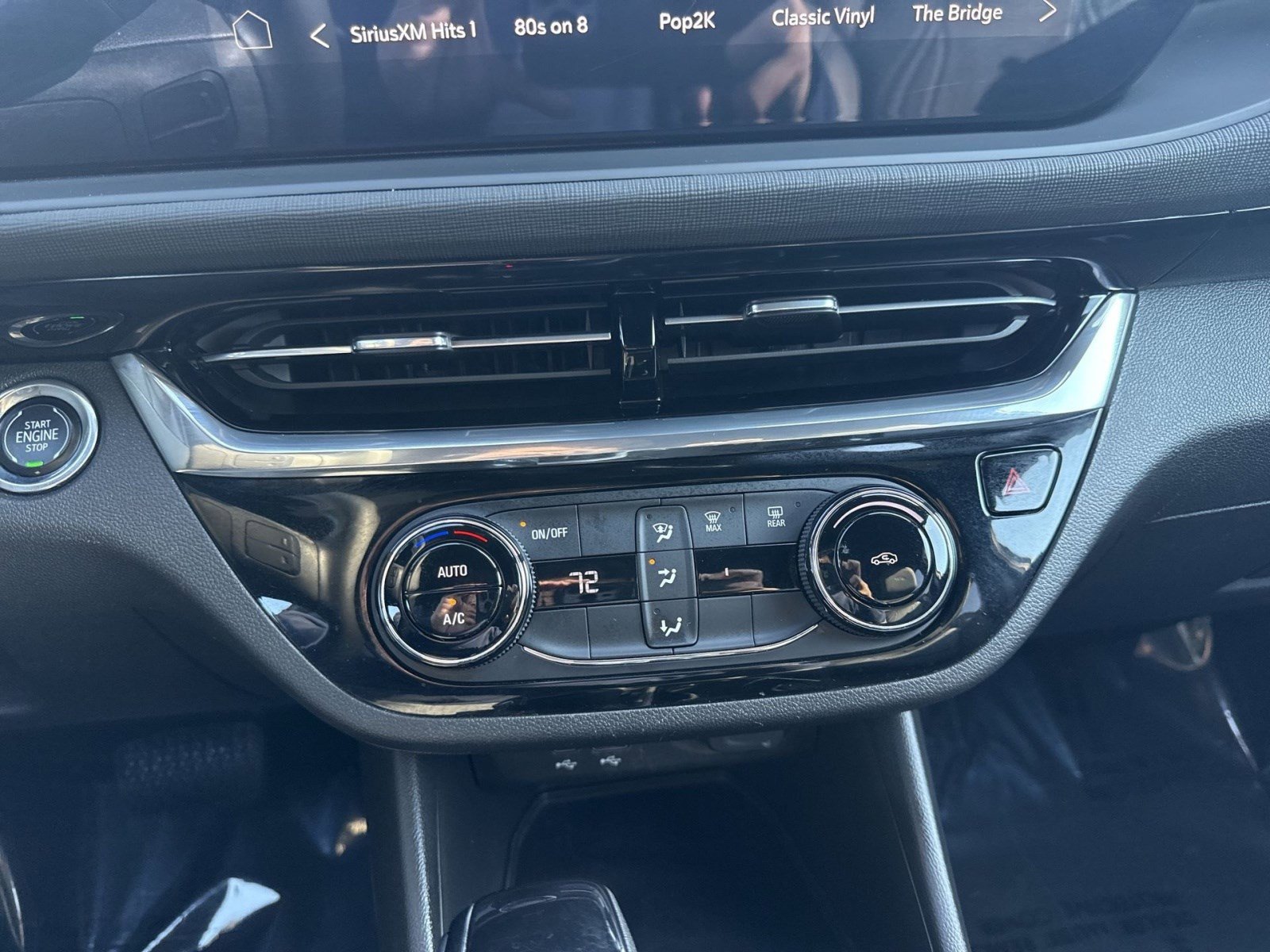 Used 2025 Buick Envista Sport Touring image 19