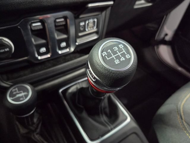 Used 2025 Jeep Wrangler Sport AWD/4WD image 21