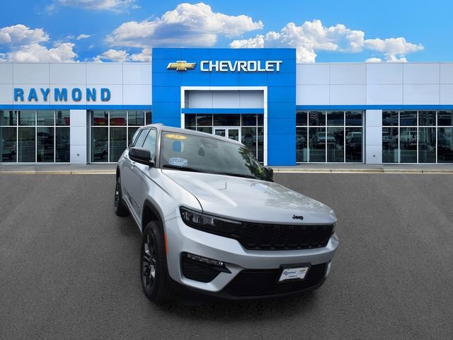 Used 2025 Jeep Grand Cherokee Limited AWD/4WD image 9