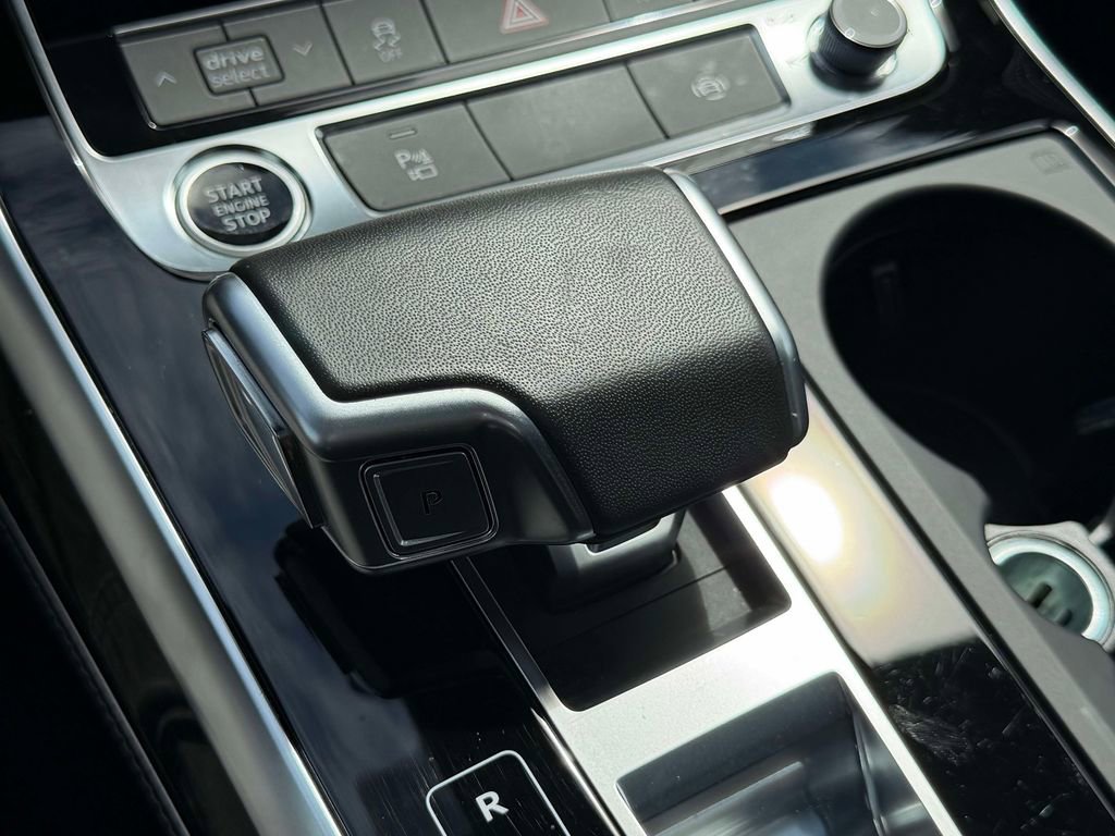 Used 2025 Audi Q7 3.0T Premium Plus AWD/4WD image 38