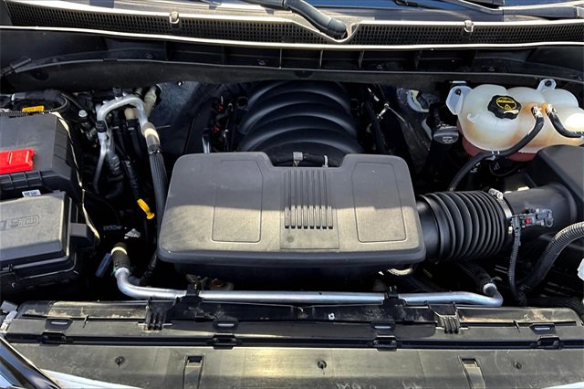 Used 2024 GMC Yukon XL AT4 w/ Technology Package image 32