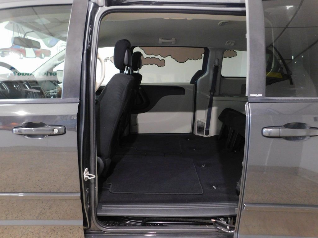 Used 2011 Dodge Grand Caravan SXT image 51