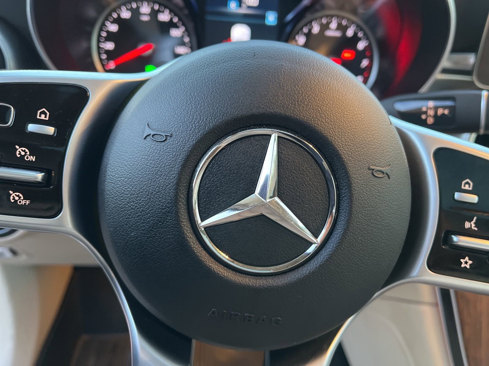 Used 2022 Mercedes-Benz GLC 300 4MATIC image 32