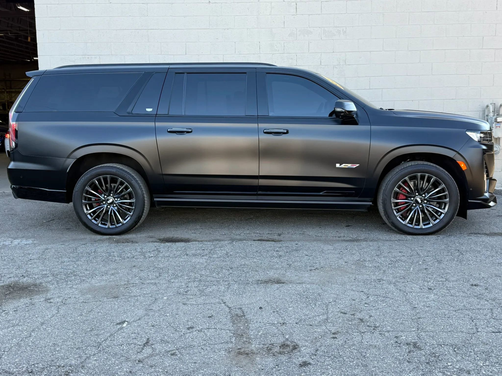 Used 2024 Cadillac Escalade ESV V image 16