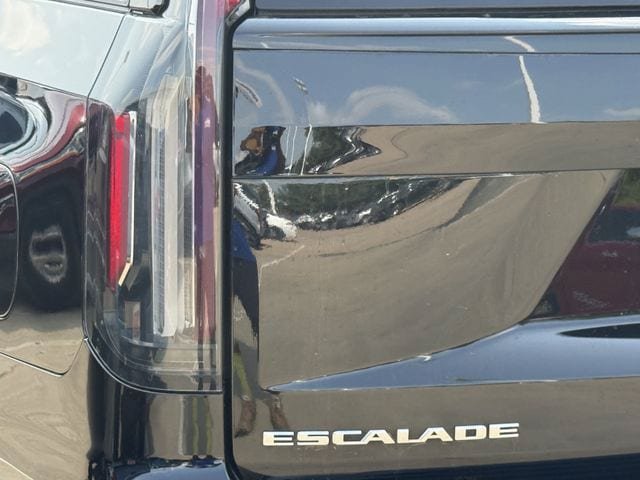 Used 2023 Cadillac Escalade ESV Sport Platinum w/ LPO, Floor Liner Package AWD/4WD image 6