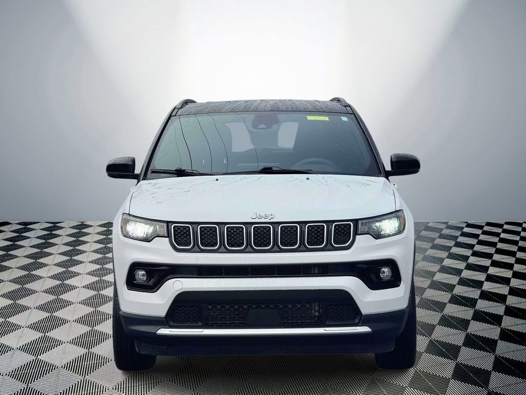 Used 2024 Jeep Compass Limited AWD/4WD image 2