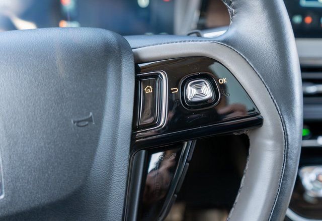 Used 2025 Lincoln Corsair Reserve w/ Jet Appearance Package image 26