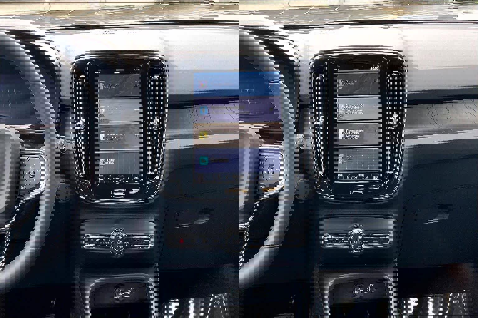 Used 2023 Volvo XC40 Recharge Ultimate image 9