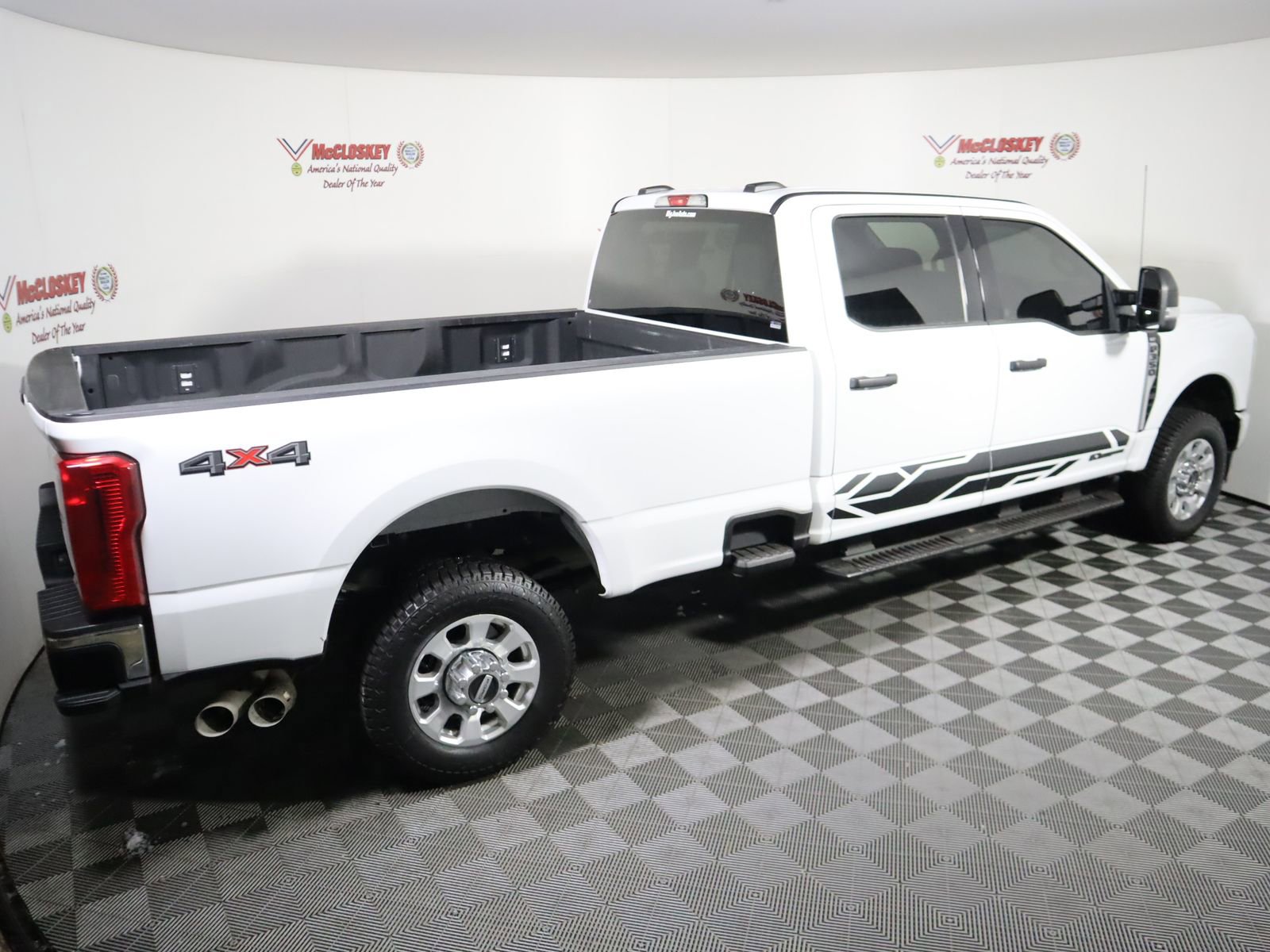 Used 2024 Ford F350 XLT image 5