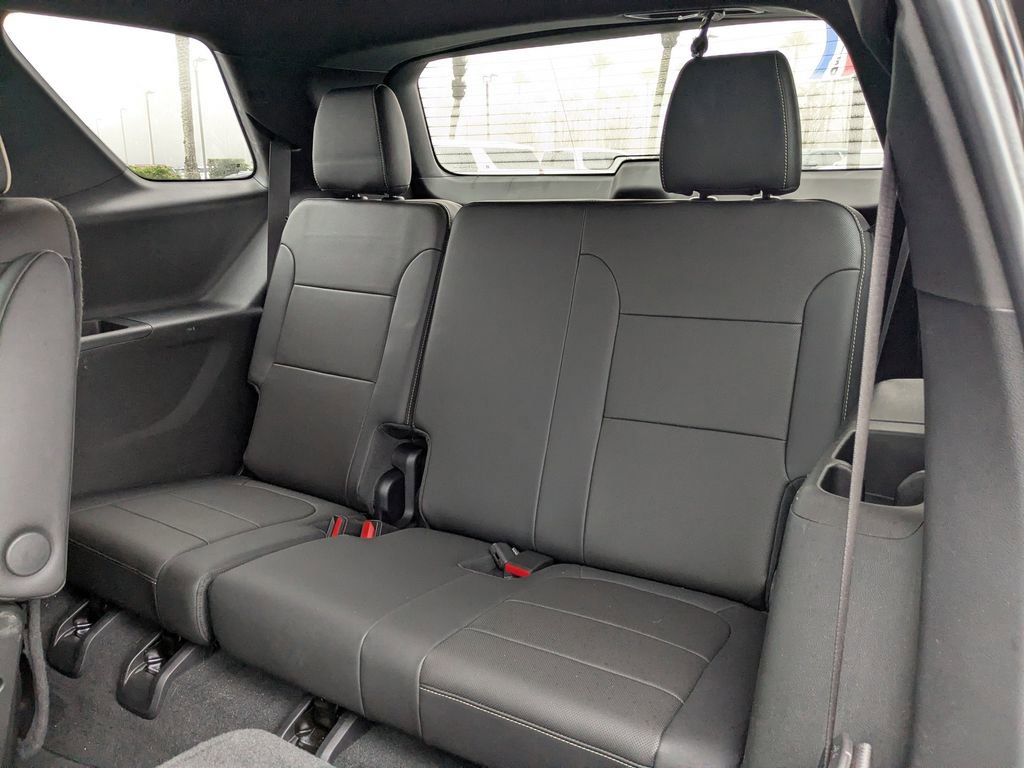 Used 2023 Chevrolet Traverse Premier image 16