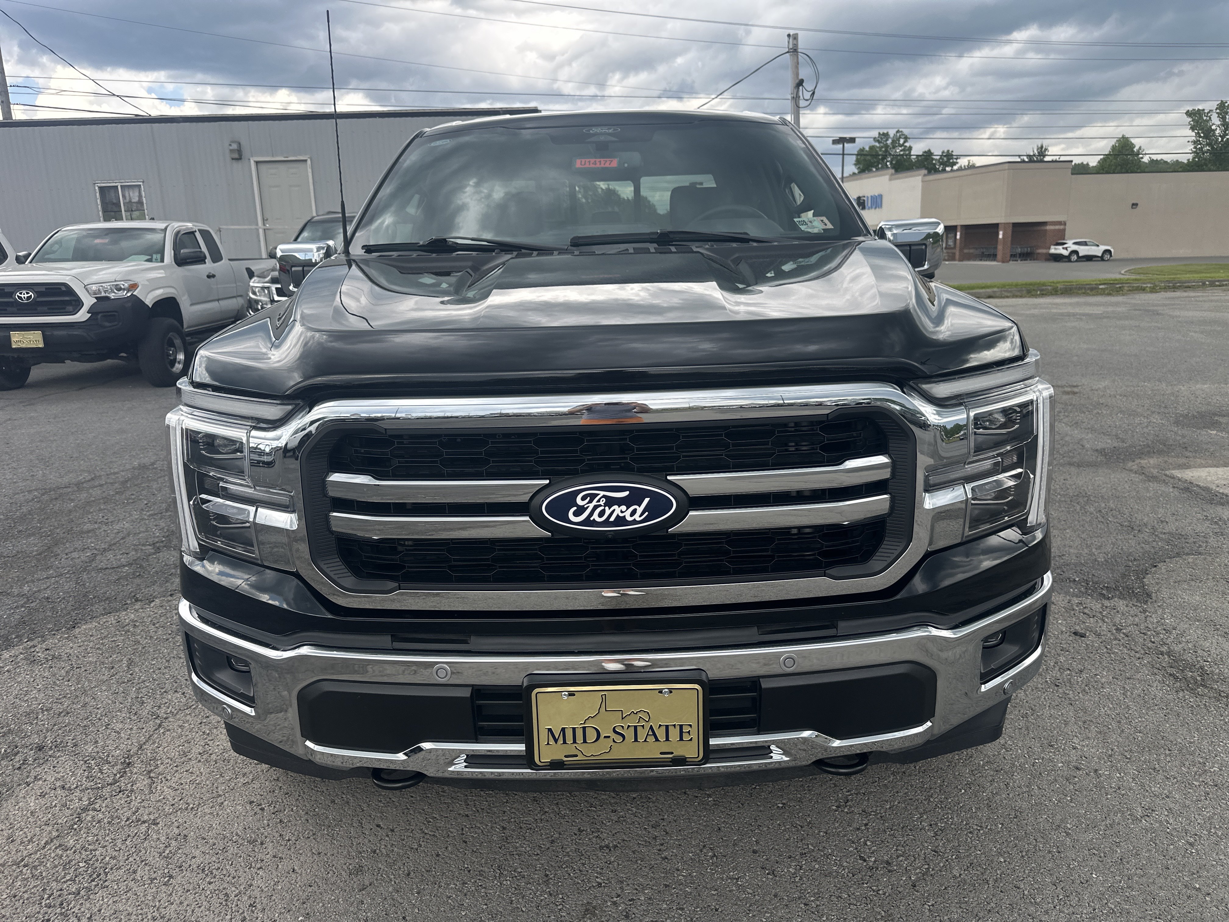 Used 2025 Ford F150 Lariat w/ Equipment Group 501A Mid AWD/4WD image 13