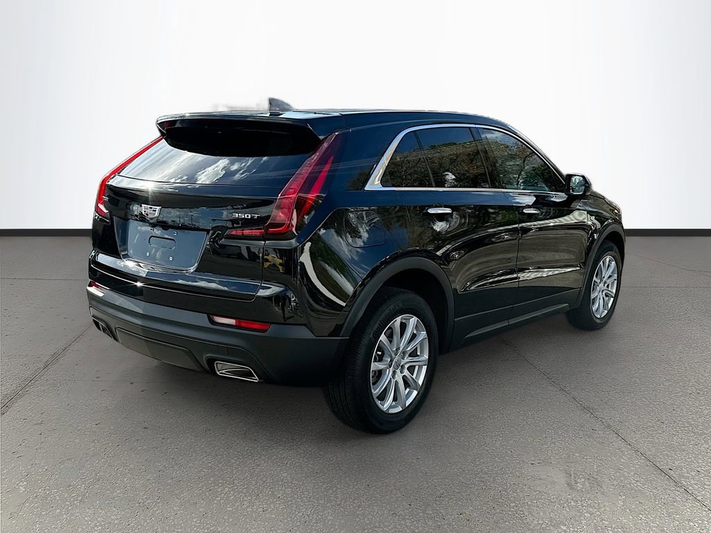 Used 2023 Cadillac XT4 Luxury w/ Cold Weather Package image 7