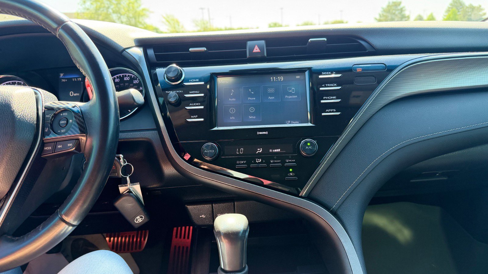 Used 2020 Toyota Camry SE image 33