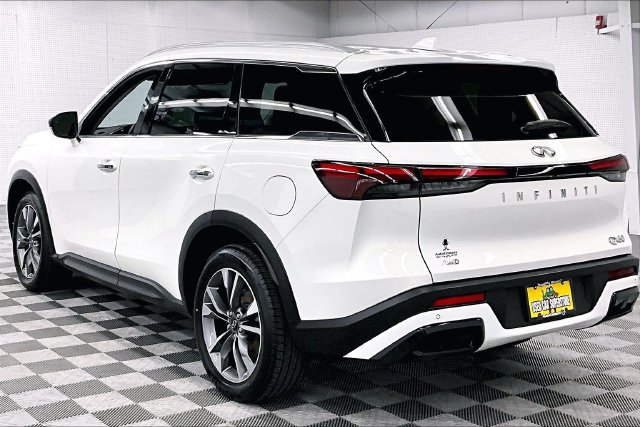 Used 2024 INFINITI QX60 Luxe AWD/4WD image 2