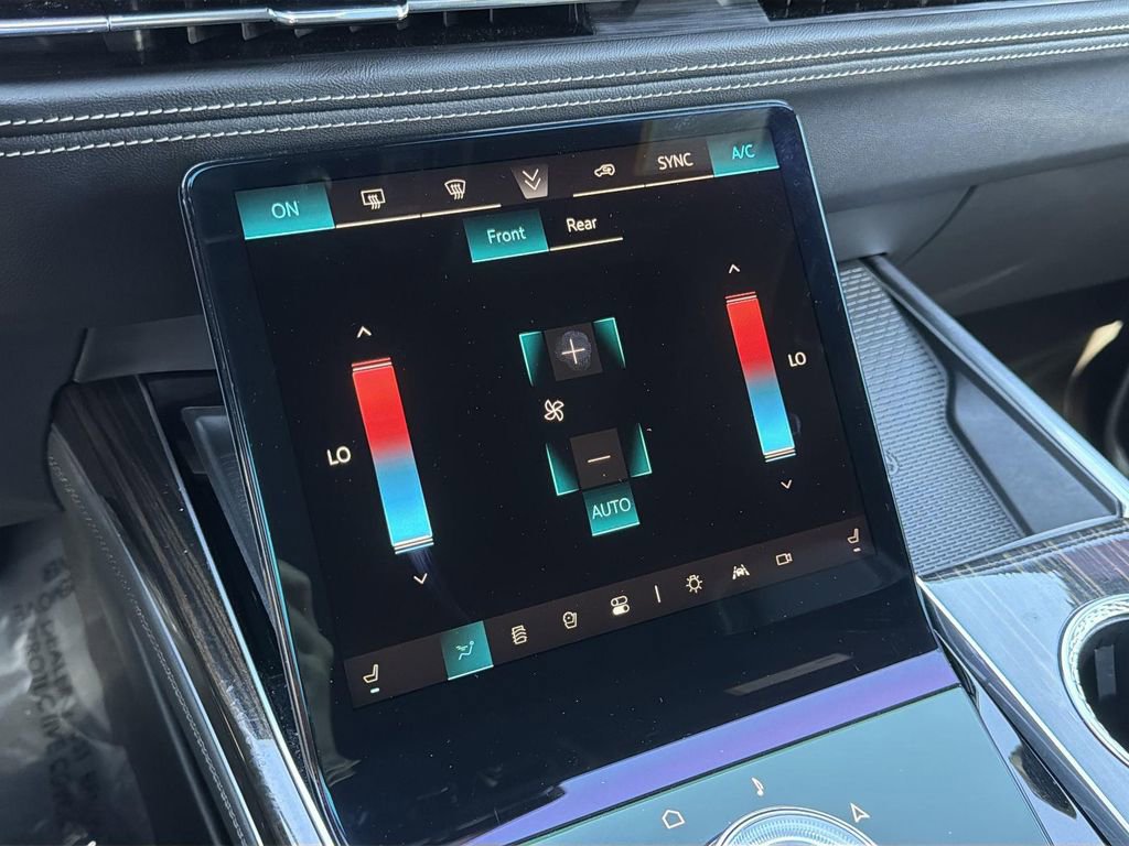 Certified 2025 Cadillac Escalade ESV Premium Luxury image 12