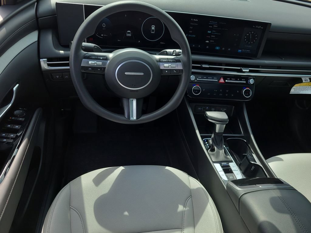 Used 2025 Hyundai Santa Cruz SEL FWD image 12