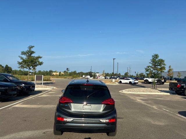 Used 2017 Chevrolet Bolt Premier w/ Driver Confidence II Package FWD image 5