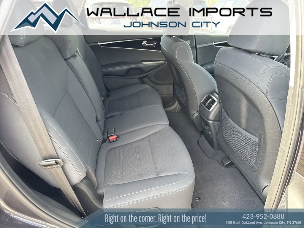 Used 2019 Kia Sorento LX w/ LX Convenience Package image 32