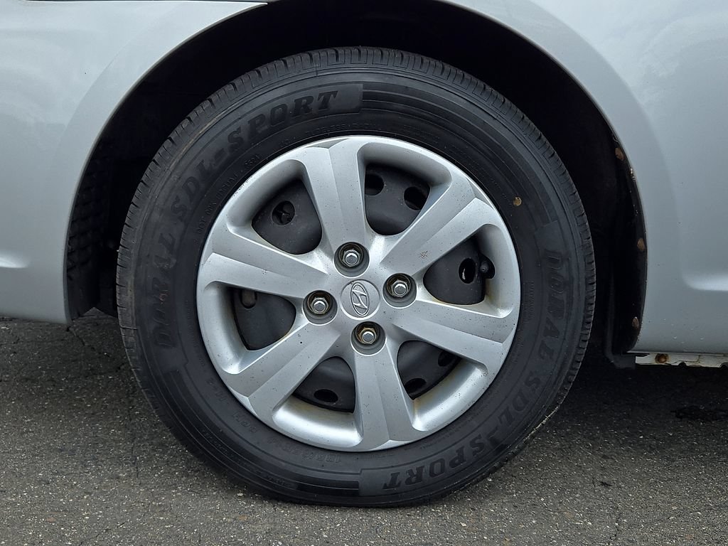 Used 2009 Hyundai Accent GLS w/ Popular Equipment Pkg 5 FWD image 9