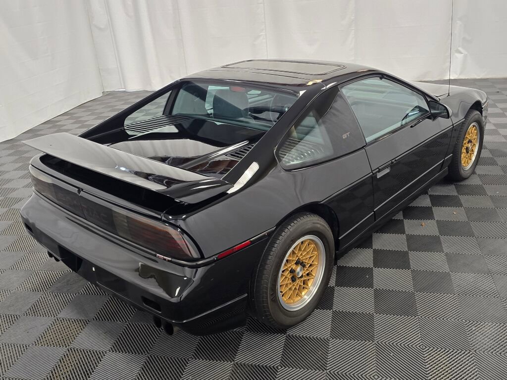 Used 1988 Pontiac Fiero GT image 12
