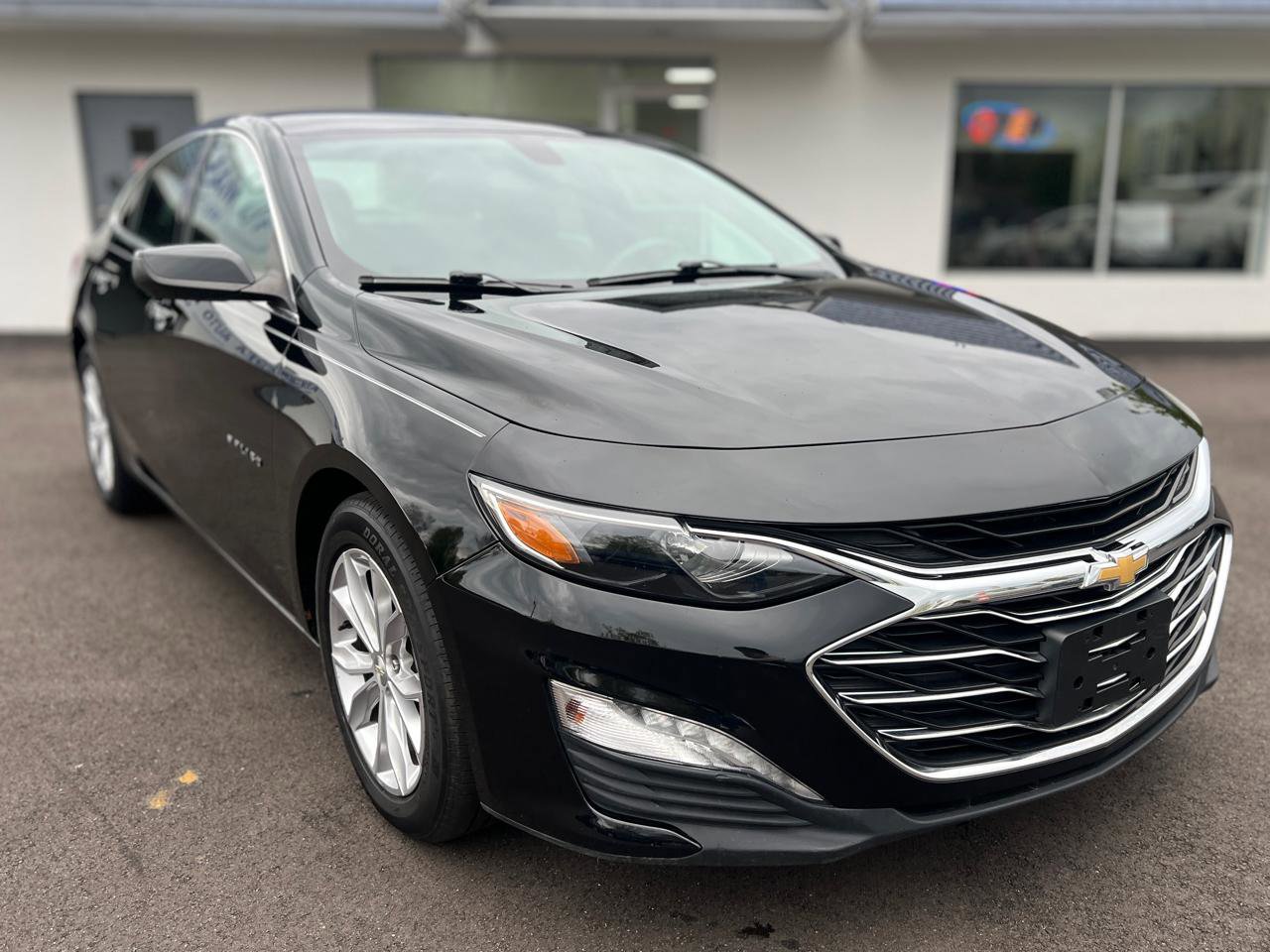 Used 2019 Chevrolet Malibu LT FWD image 4