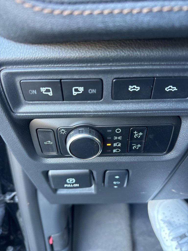 Used 2024 Ford F150 Lightning Lariat image 21