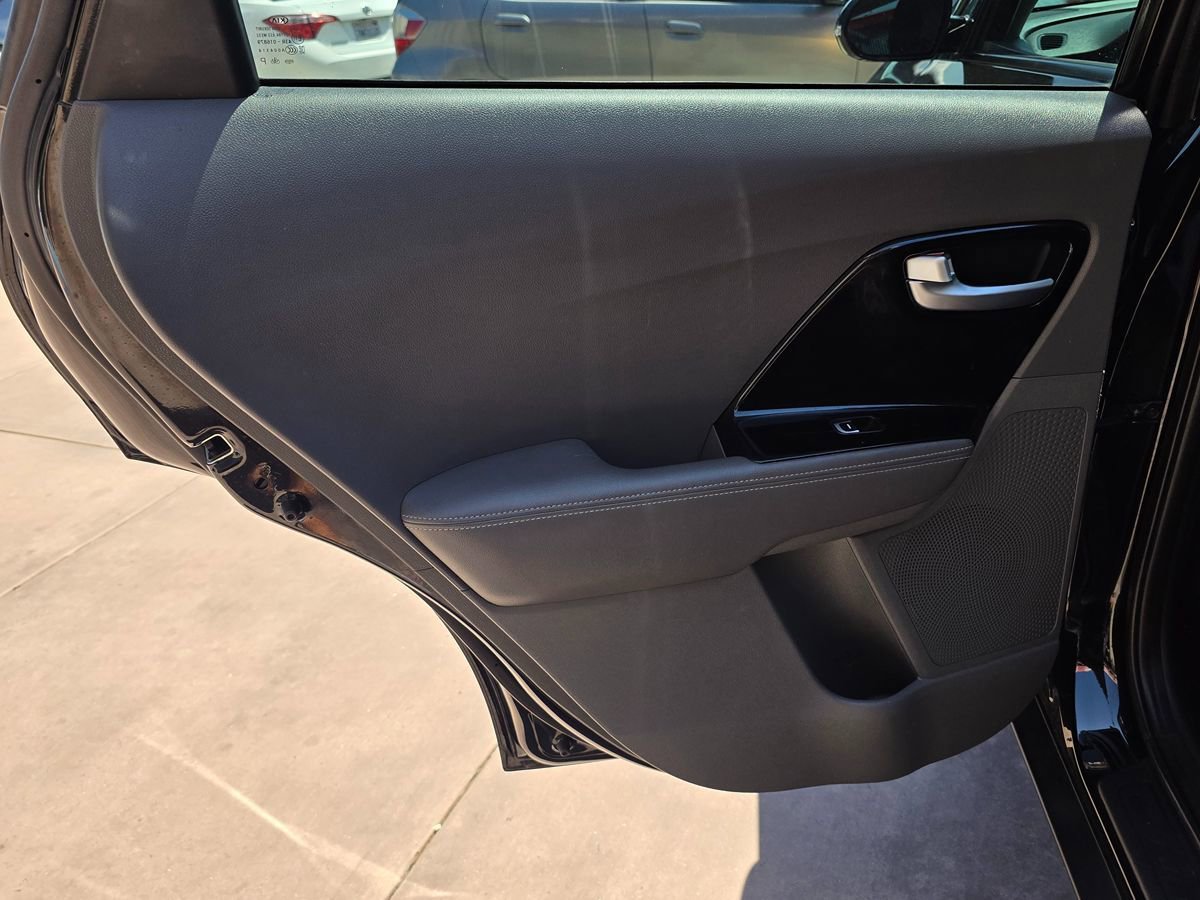 Used 2018 Kia Niro EX FWD image 25