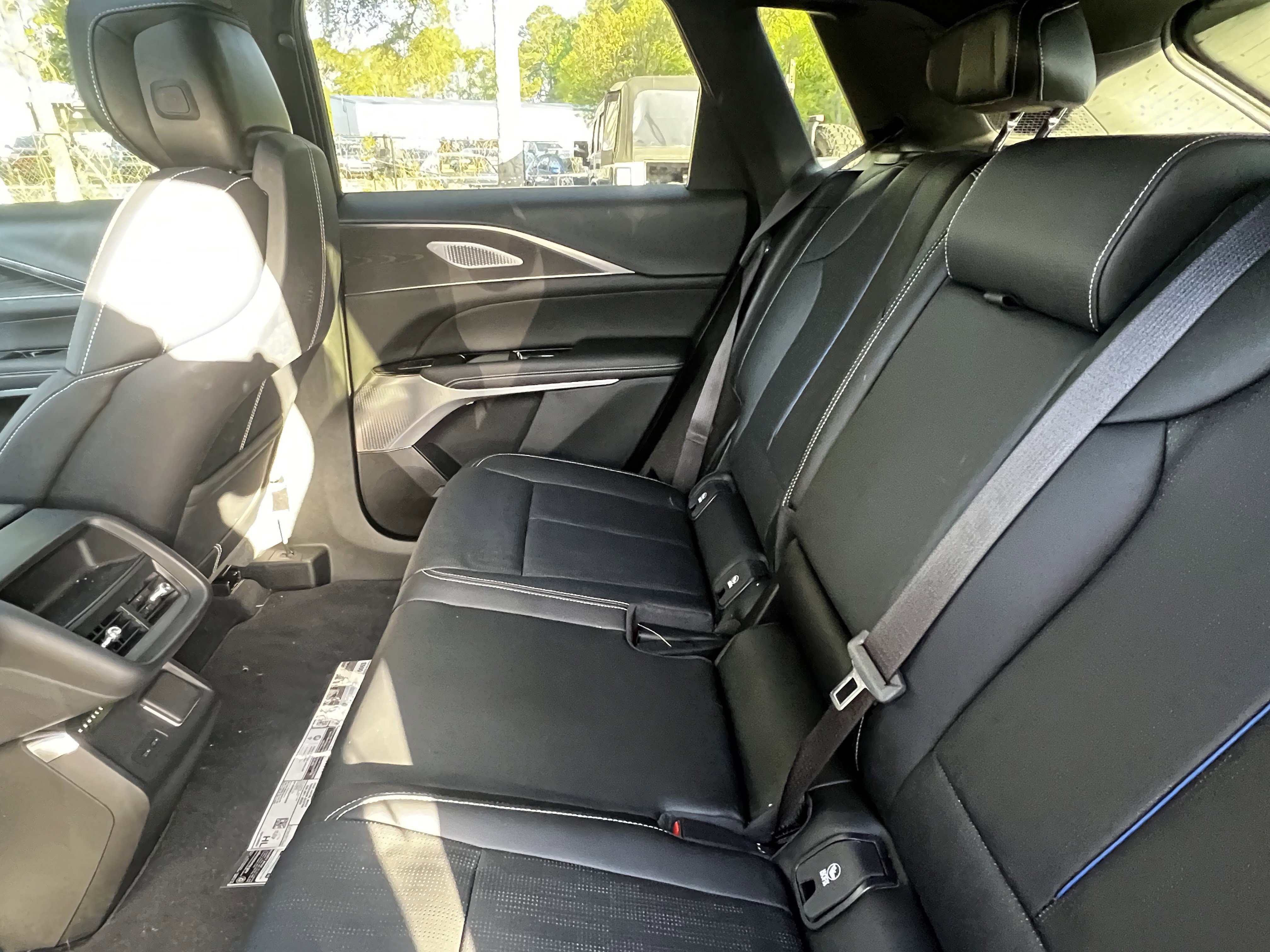 Used 2025 Cadillac Lyriq Sport AWD/4WD image 33