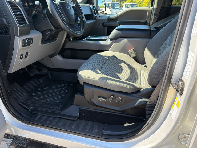 Used 2018 Ford F150 XLT w/ Equipment Group 302A Luxury AWD/4WD image 9
