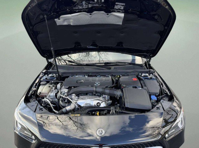 Used 2023 Mercedes-Benz CLA 250 4MATIC image 32