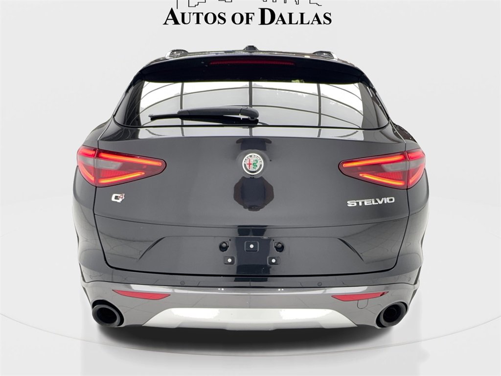 Used 2023 Alfa Romeo Stelvio Ti image 11