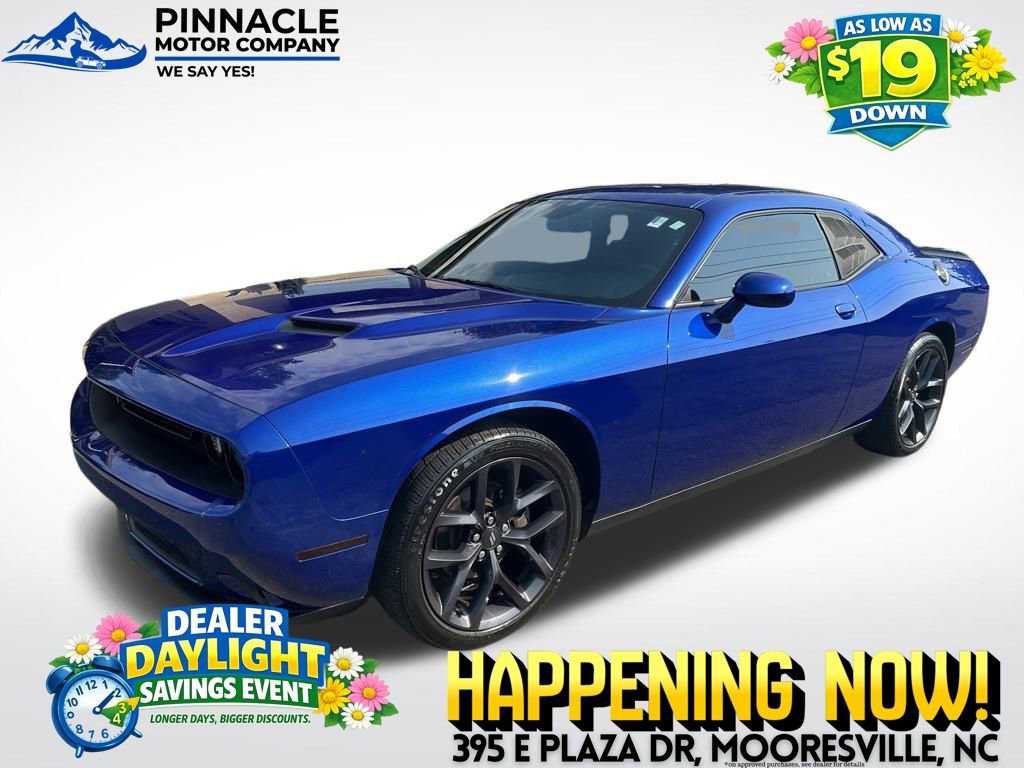 Used 2021 Dodge Challenger SXT w/ Blacktop Package image 4