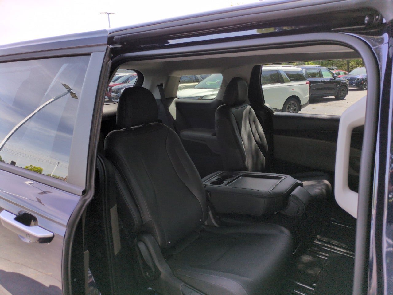 New 2026 Kia Carnival FWD image 42