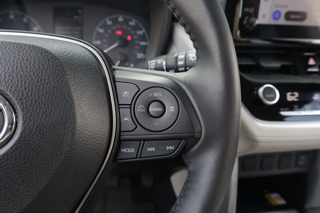 Used 2023 Toyota Corolla Cross LE image 21