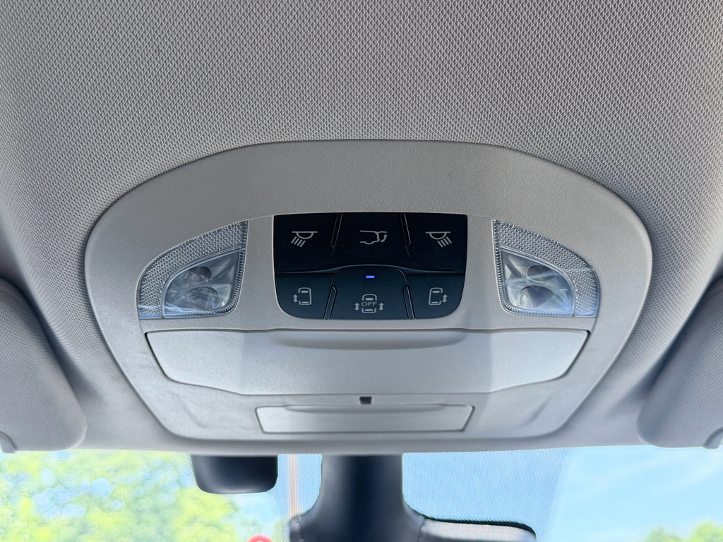 Used 2022 Chrysler Pacifica Touring-L FWD image 17